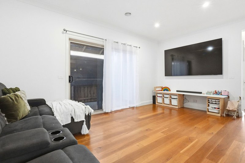 Photo - 89 Halletts Way, Darley VIC 3340 - Image 6