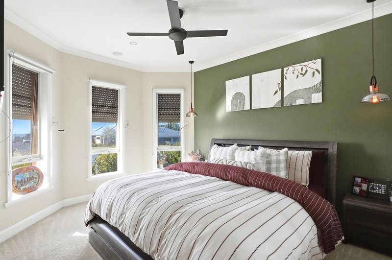 Photo - 89 Halletts Way, Darley VIC 3340 - Image 7