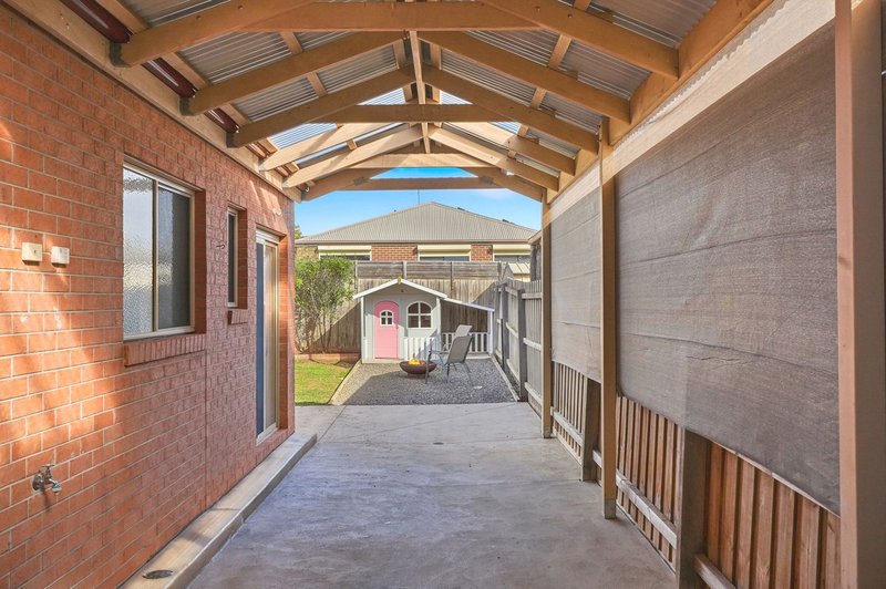 Photo - 89 Halletts Way, Darley VIC 3340 - Image 15