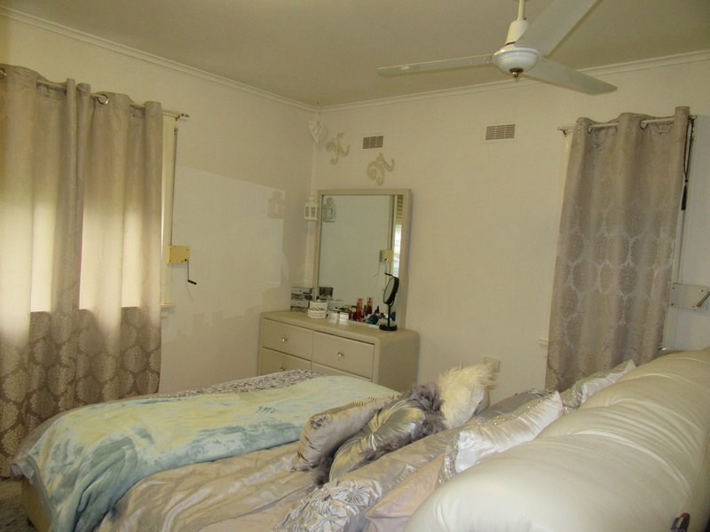 Photo - 89 Heckenberg Avenue, Sadleir NSW 2168 - Image 5