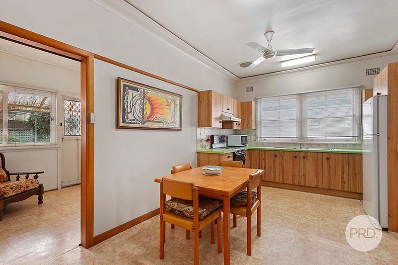 Photo - 89 Hurstville Road, Hurstville Grove NSW 2220 - Image 3