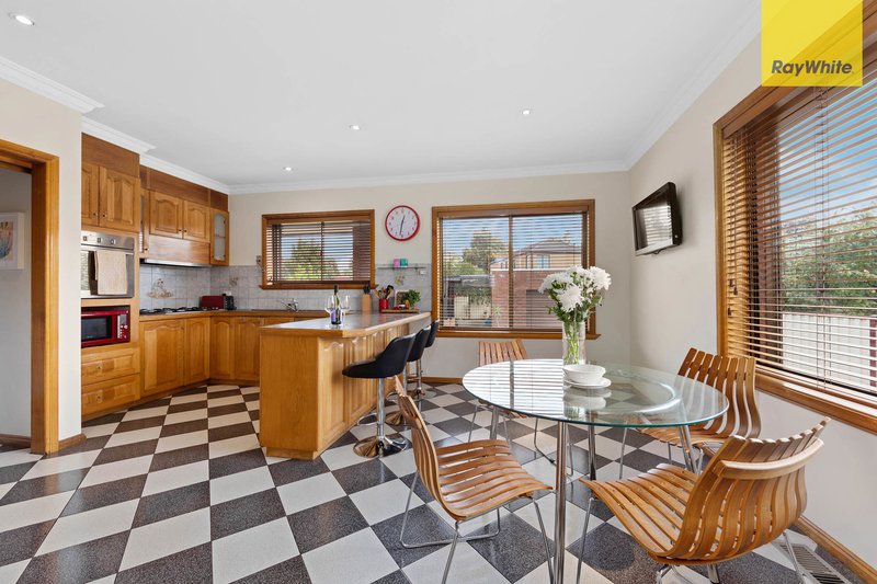 Photo - 89 Kingdom Avenue, Kings Park VIC 3021 - Image 7