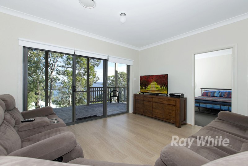 Photo - 89 Lakeview Road, Wangi Wangi NSW 2267 - Image 6