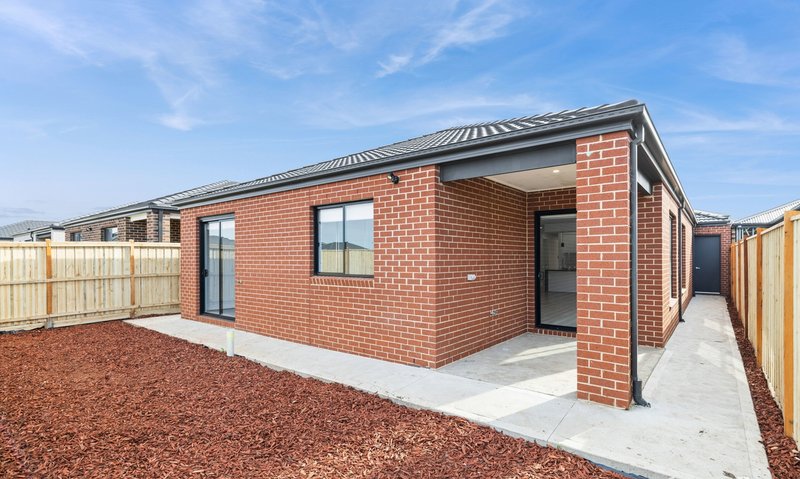 Photo - 89 Lollipop Crescent, Sunbury VIC 3429 - Image 15