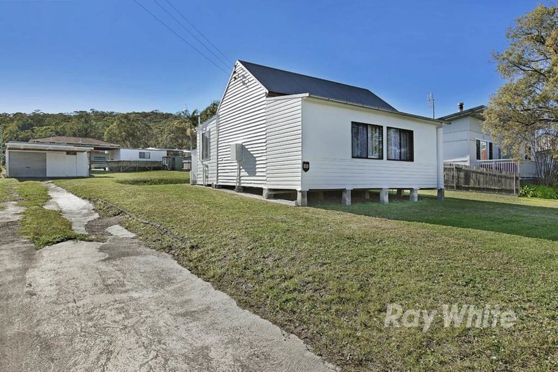 89 Macquarie Road, Fennell Bay NSW 2283