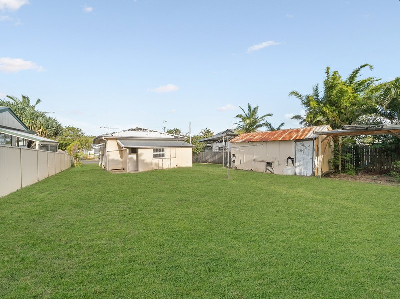 Photo - 89 Maine Road, Clontarf QLD 4019 - Image 2