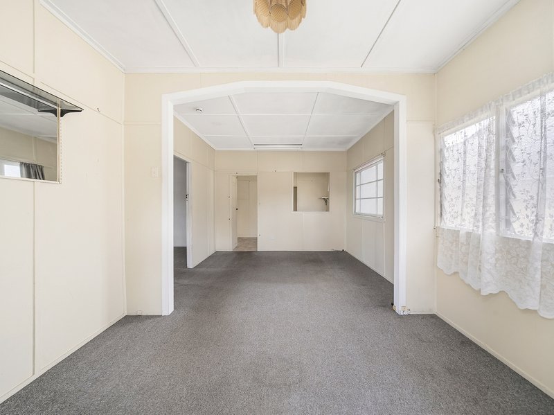 Photo - 89 Maine Road, Clontarf QLD 4019 - Image 4