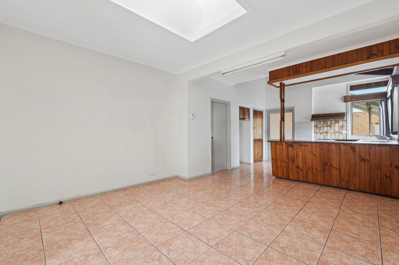 Photo - 89 Miranda Road, Reservoir VIC 3073 - Image 4