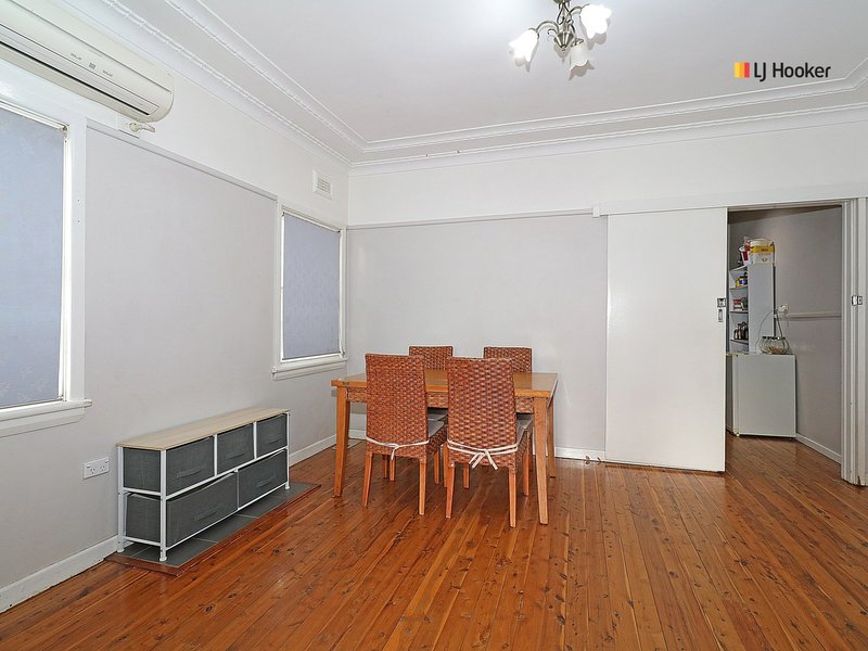 Photo - 89 Mitchelmore Street, Turvey Park NSW 2650 - Image 4