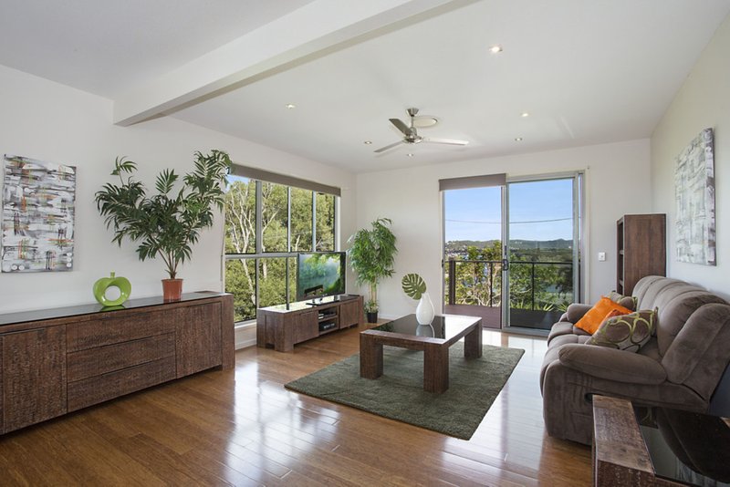 Photo - 89 Ocean Parade, Burleigh Heads QLD 4220 - Image 5