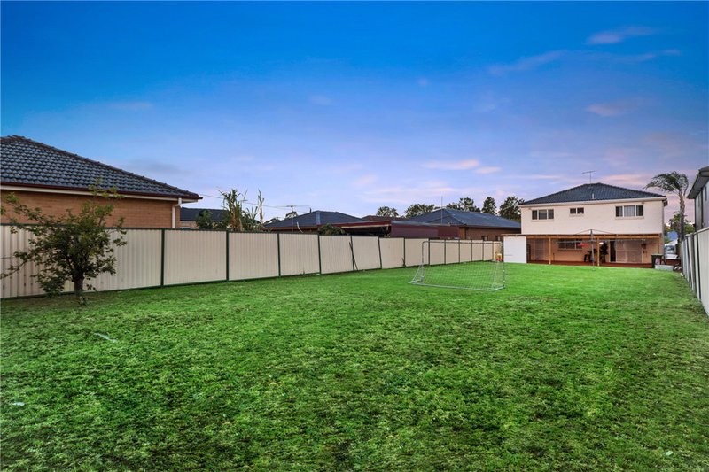 Photo - 89 Oxford Avenue, Bankstown NSW 2200 - Image 8