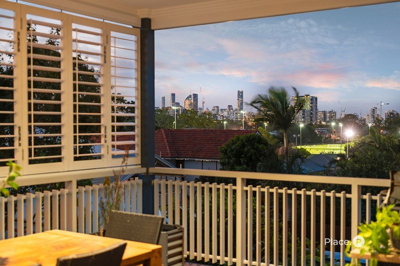 Photo - 89 Pear Street, Greenslopes QLD 4120 - Image 3