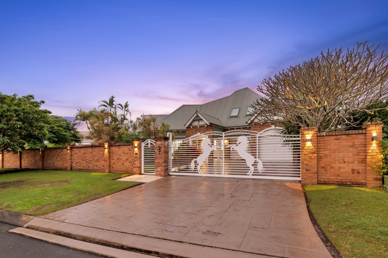 Photo - 89 Port Jackson Boulevard, Clear Island Waters QLD 4226 - Image 3