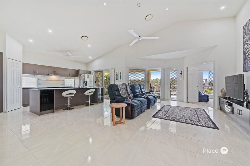 Photo - 89 Salvado Drive, Pacific Pines QLD 4211 - Image 3