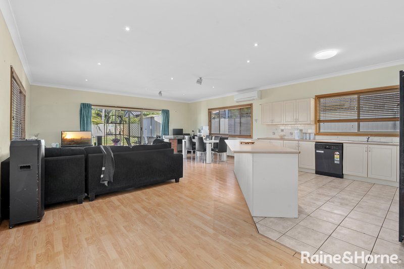 Photo - 89 Saywell Road, Macquarie Fields NSW 2564 - Image 2