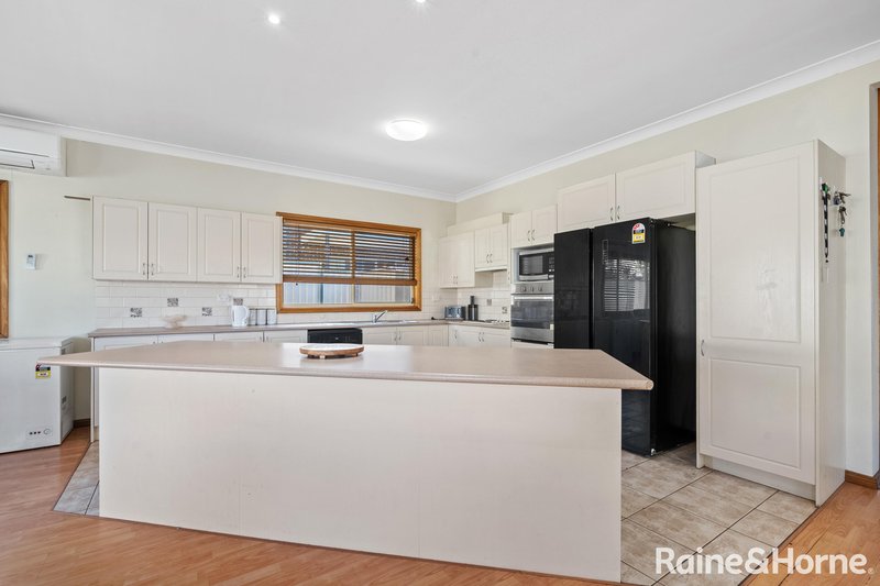 Photo - 89 Saywell Road, Macquarie Fields NSW 2564 - Image 4