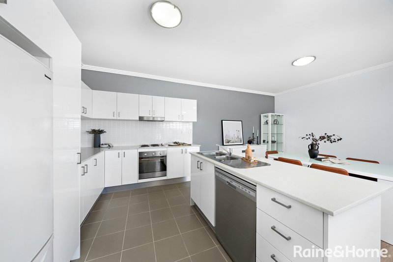 Photo - 8/9 Stuart Street, Helensburgh NSW 2508 - Image 5