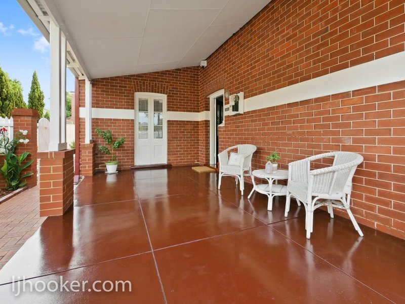 Photo - 89 Sunbury Road, Victoria Park WA 6100 - Image 15