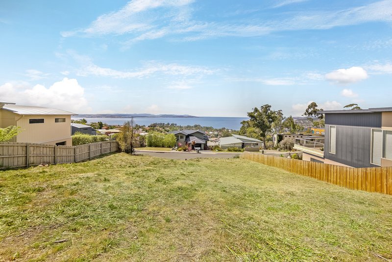 Photo - 89 Tingira Road, Blackmans Bay TAS 7052 - Image 2