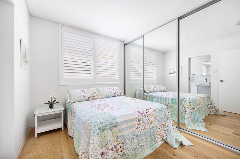 Photo - 8/91 Pacific Parade, Dee Why NSW 2099 - Image 4
