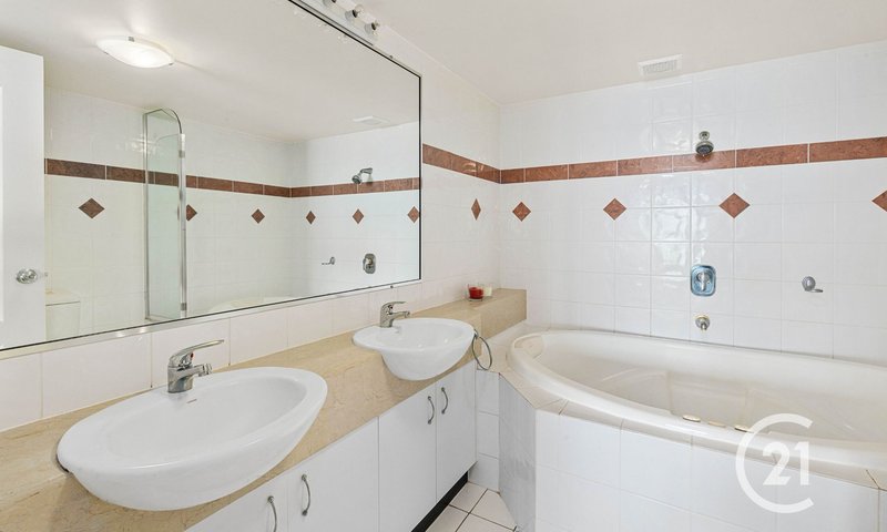 Photo - 8/94 Prince Edward Parade, Redcliffe QLD 4020 - Image 7