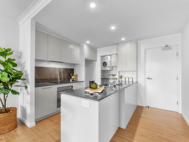 Photo - 8/96 Dobson Street, Ascot QLD 4007 - Image 3