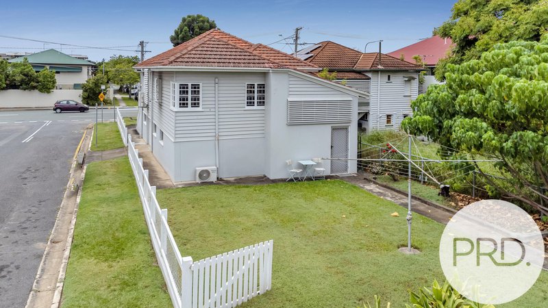 Photo - 896 Sandgate Road, Clayfield QLD 4011 - Image 2