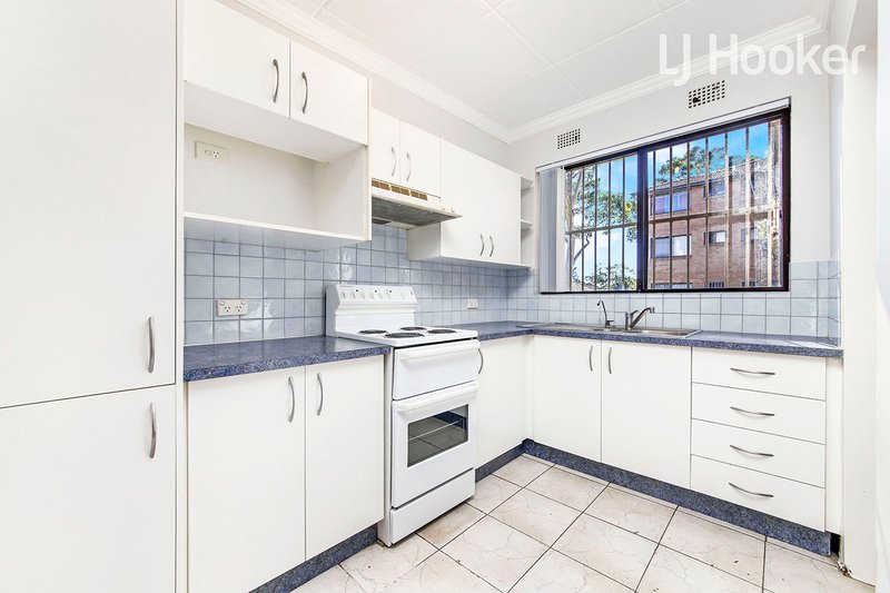 Photo - 8/98 Broomfield Street, Cabramatta NSW 2166 - Image 3