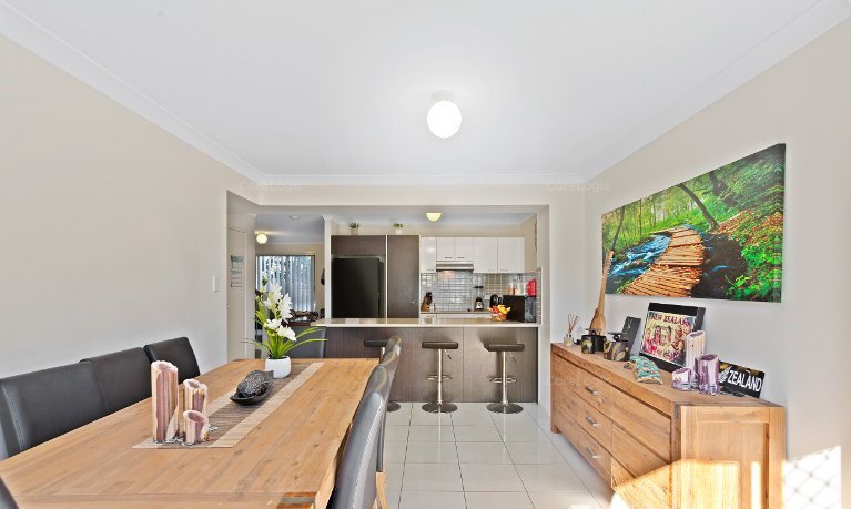 Photo - 8/99-113 Peverell Street, Hillcrest QLD 4118 - Image 2