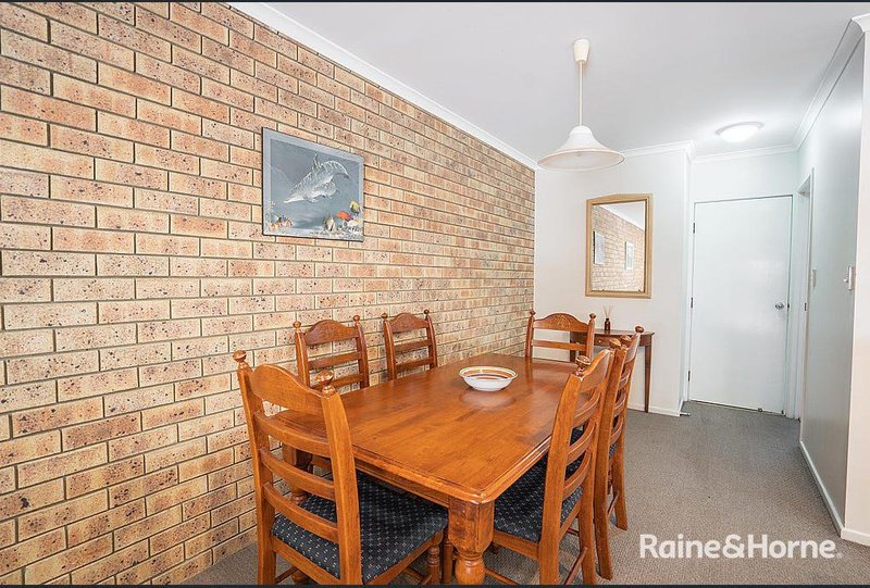 Photo - 8/99 Cypress Street, Torquay QLD 4655 - Image 5