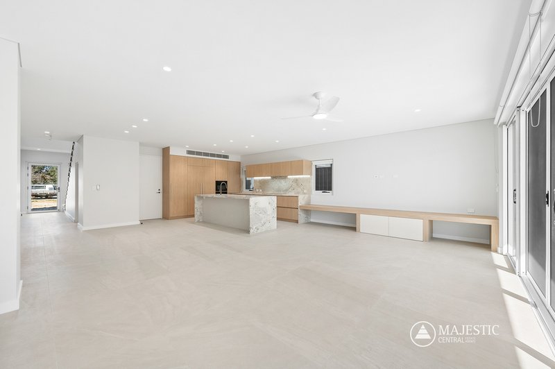 Photo - 89D Macleod Road, Applecross WA 6153 - Image 4
