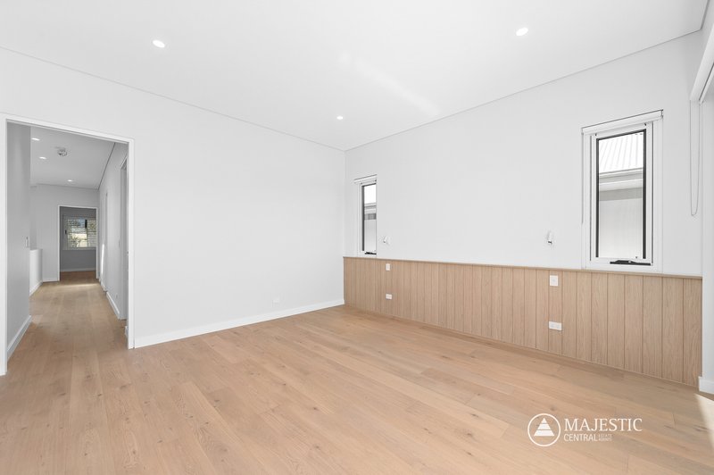 Photo - 89D Macleod Road, Applecross WA 6153 - Image 11
