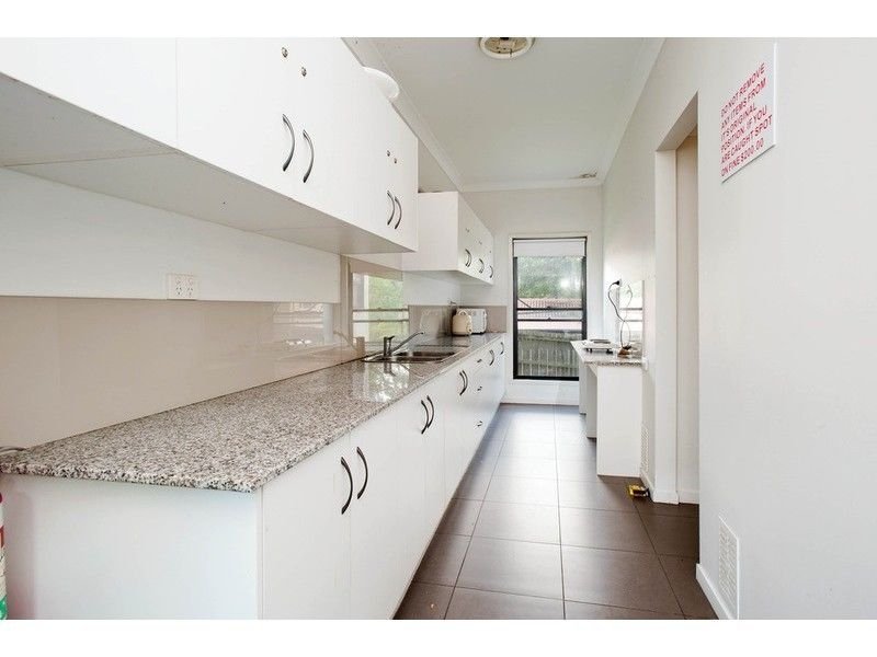 Photo - 8A 493 Moggill Road, Indooroopilly QLD 4068 - Image 2