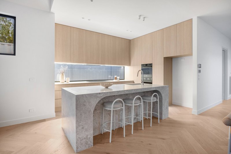 Photo - 8A Army Avenue, Reservoir VIC 3073 - Image 5