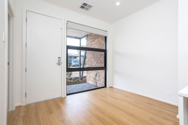 Photo - 8a Barry Drive, Findon SA 5023 - Image 4