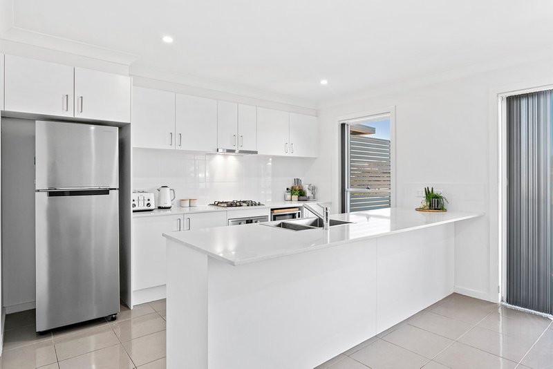 8A Brooks Terrace, Kanahooka NSW 2530