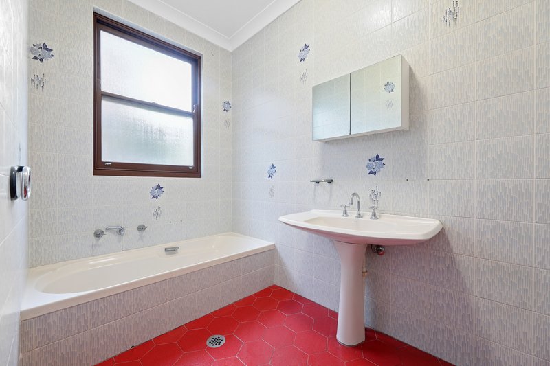 Photo - 8A Carrington Avenue, Strathfield NSW 2135 - Image 7