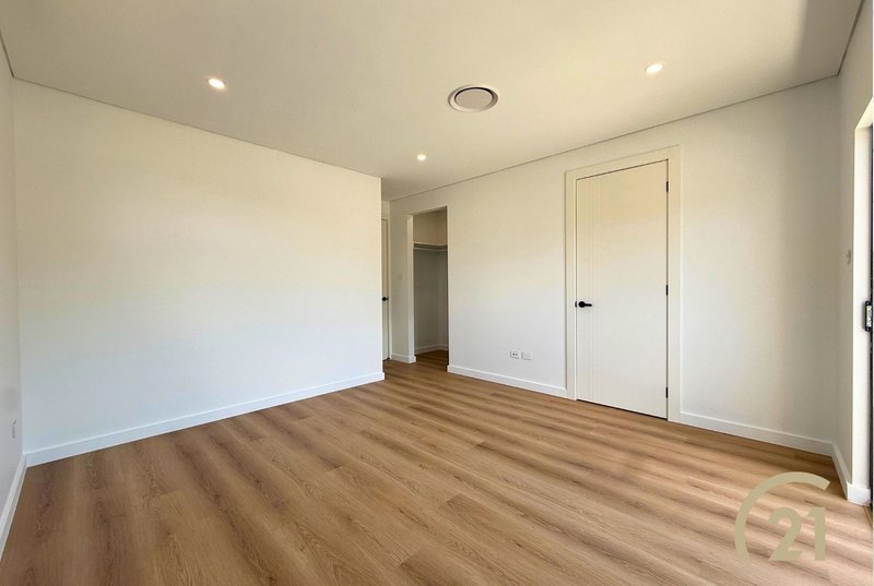 Photo - 8A Clarence Street, Canley Heights NSW 2166 - Image 7