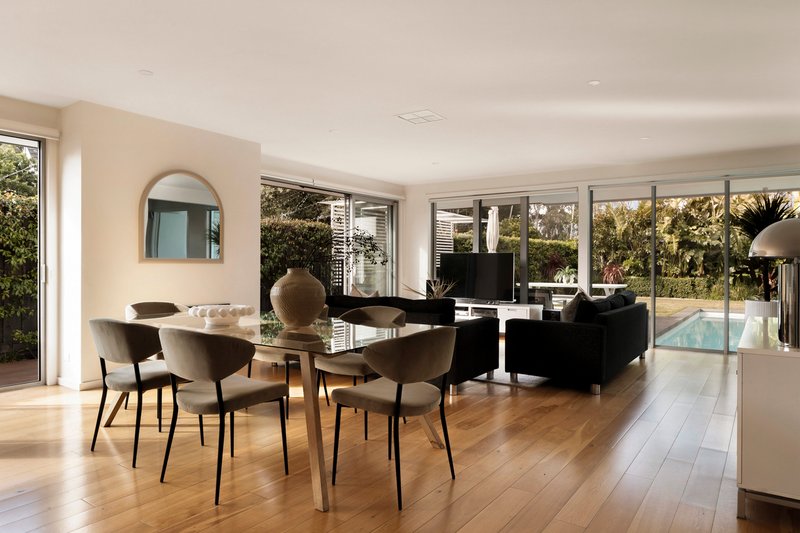 Photo - 8A Crawford Street, Cheltenham VIC 3192 - Image 2