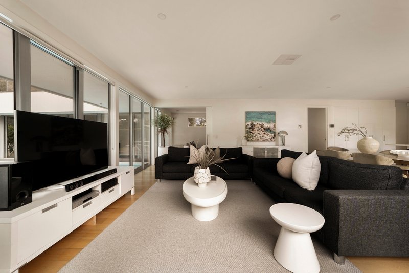 Photo - 8A Crawford Street, Cheltenham VIC 3192 - Image 3