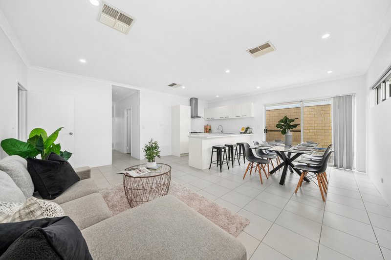 Photo - 8A Cunnington Way, Queens Park WA 6107 - Image 4