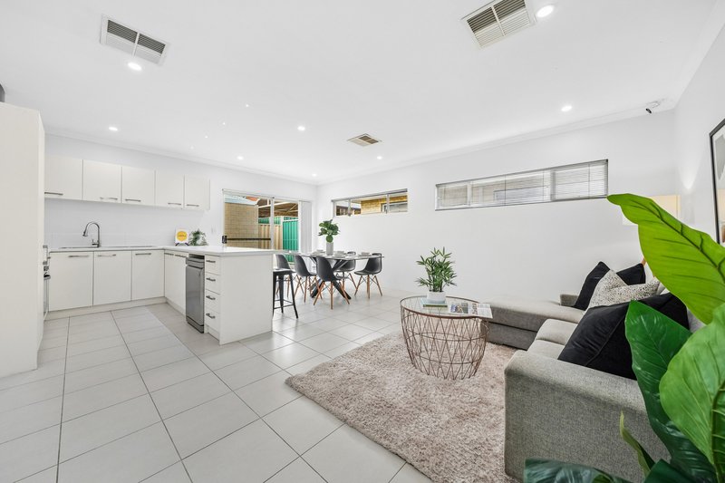 Photo - 8A Cunnington Way, Queens Park WA 6107 - Image 6