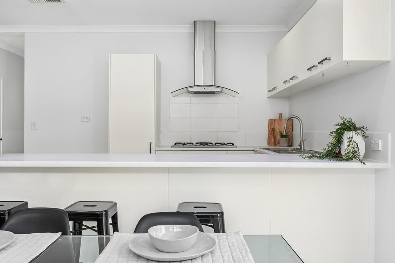 Photo - 8A Cunnington Way, Queens Park WA 6107 - Image 7