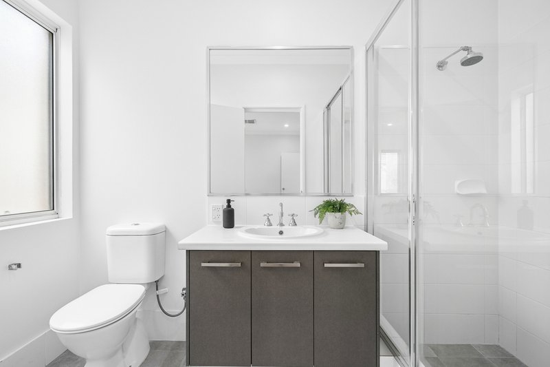 Photo - 8A Cunnington Way, Queens Park WA 6107 - Image 17