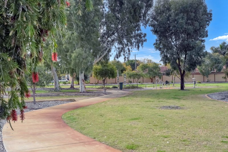 Photo - 8A Cunnington Way, Queens Park WA 6107 - Image 25