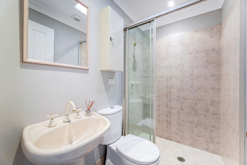 Photo - 8A Dakara Drive, Frenchs Forest NSW 2086 - Image 6