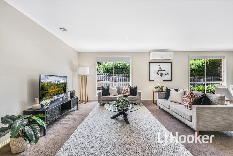 Photo - 8A Ebony Drive, Pakenham VIC 3810 - Image 7