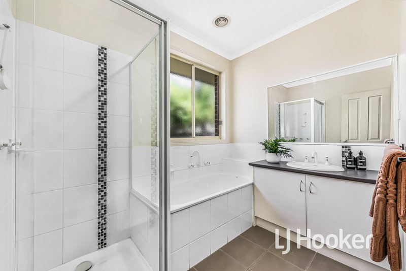 Photo - 8A Ebony Drive, Pakenham VIC 3810 - Image 13