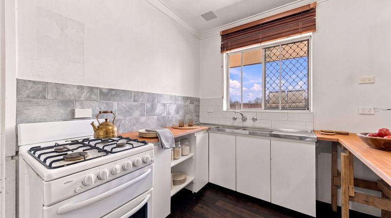 Photo - 8A Glendower Way, Spearwood WA 6163 - Image 4