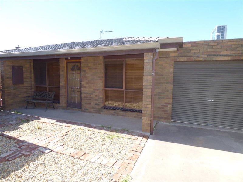 Photo - 8A Harriett Street, Horsham VIC 3400 - Image 2